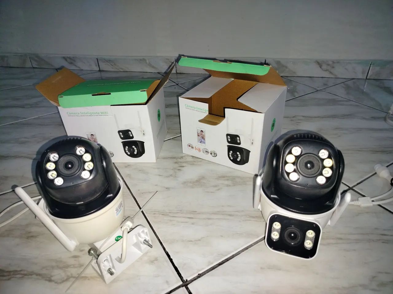 Vendo duas câmeras de segurança inteligente wi-fi nova 