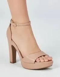 Sandalia na Cor Nude da Marca Griffe Numero 38