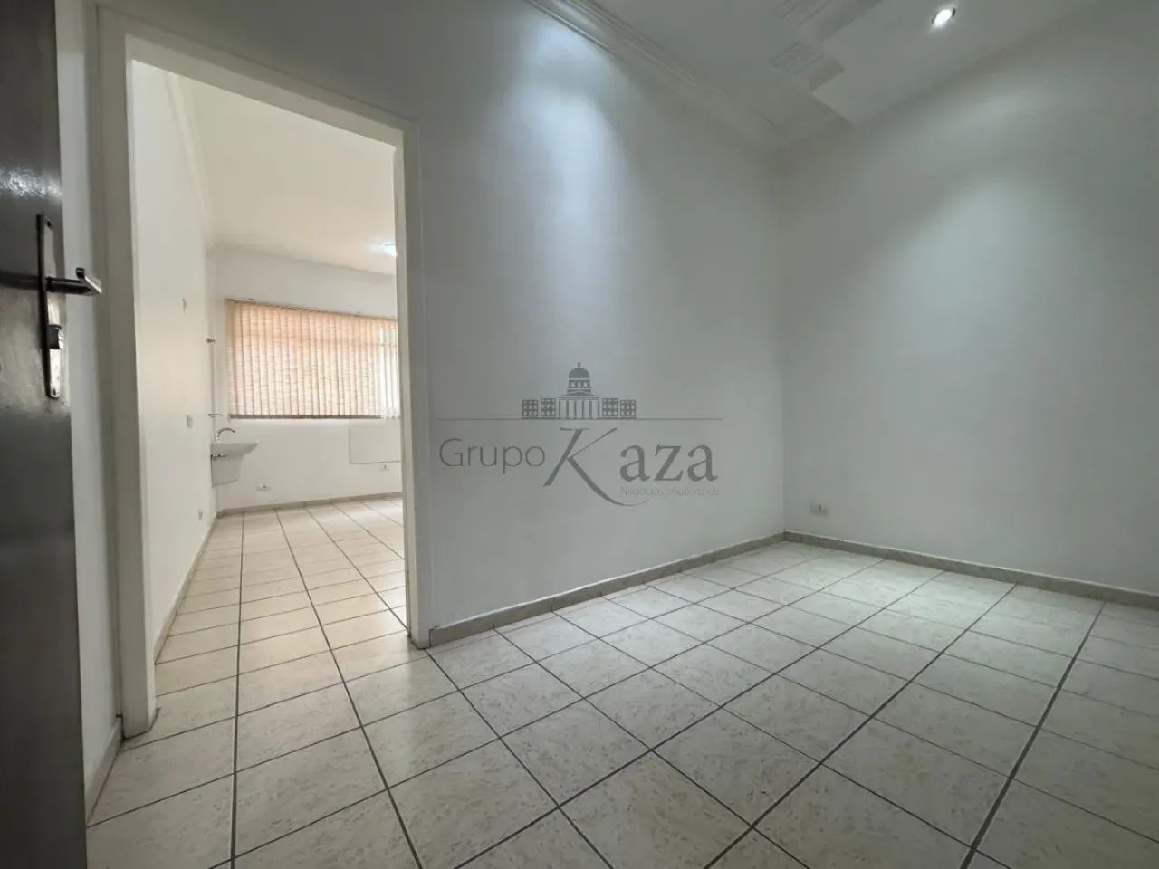 Sala Comercial - Centro - Centro Médico Nelson D`avila - 30m².