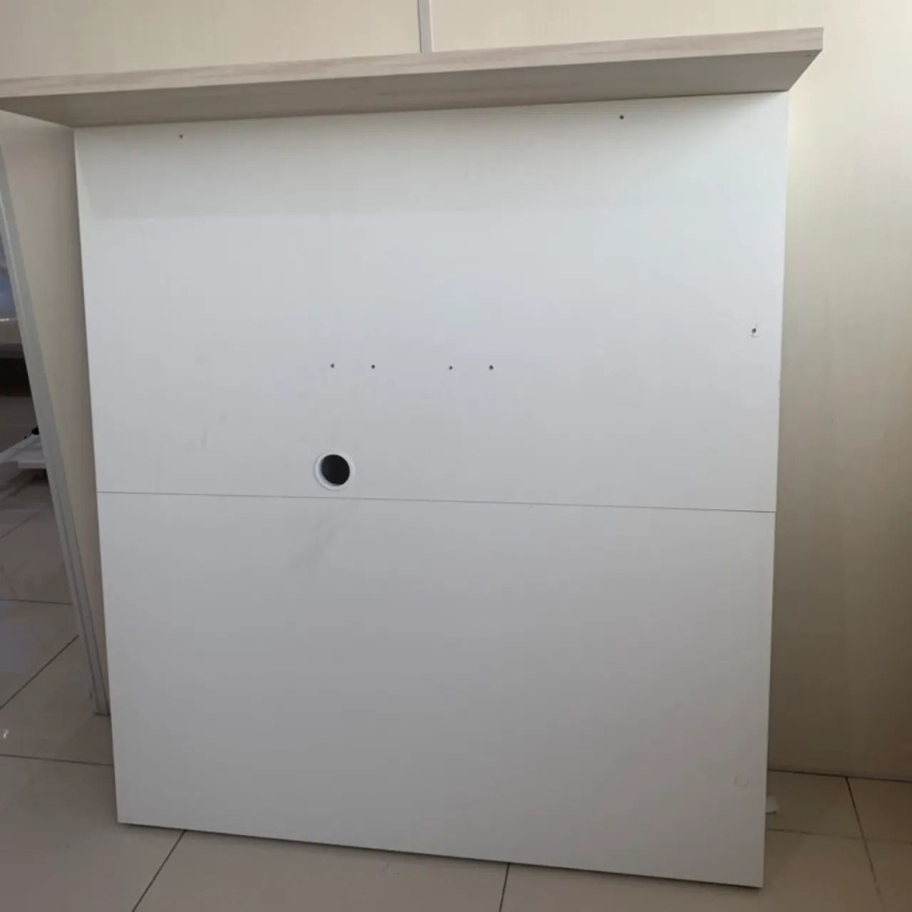 Painel para TV Branco e bege 