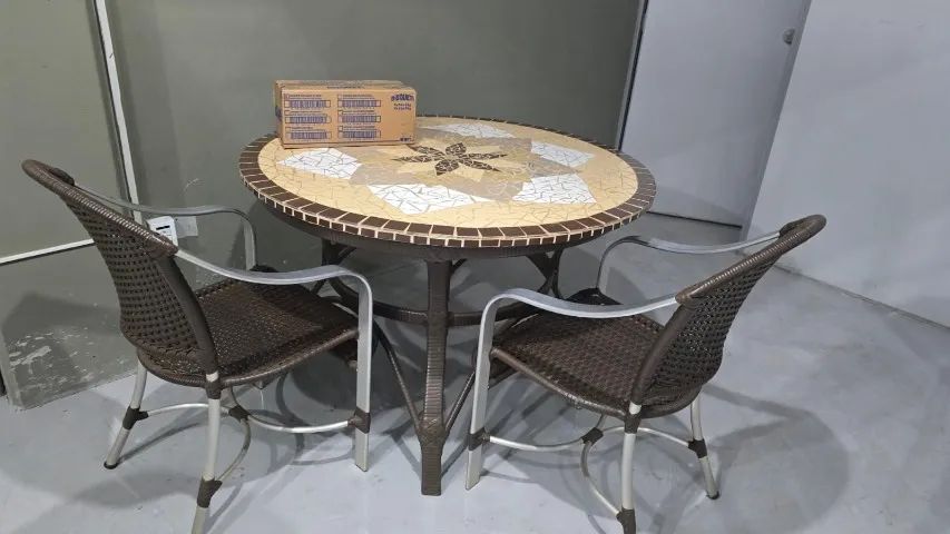 Mesa alumínio mosaico 
