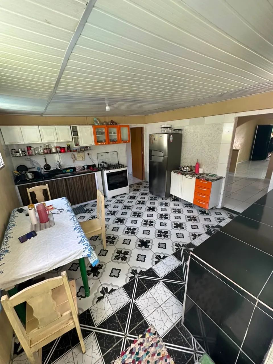 Vendo casa com piscina e com 3 quartos + Kit net  - Foto 2