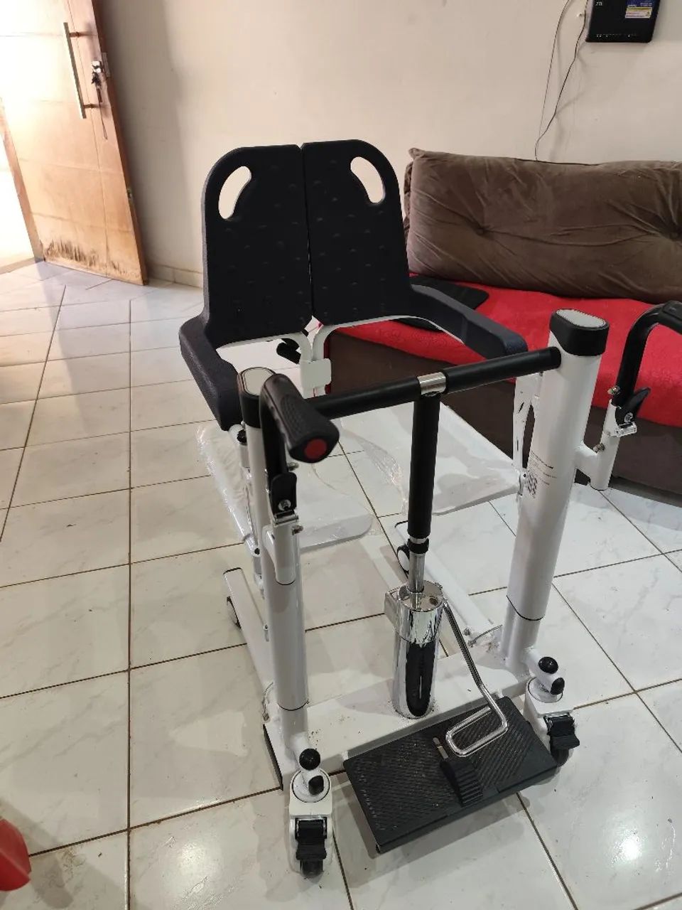 Cadeira  de transferência banho e passeio - Foto 4