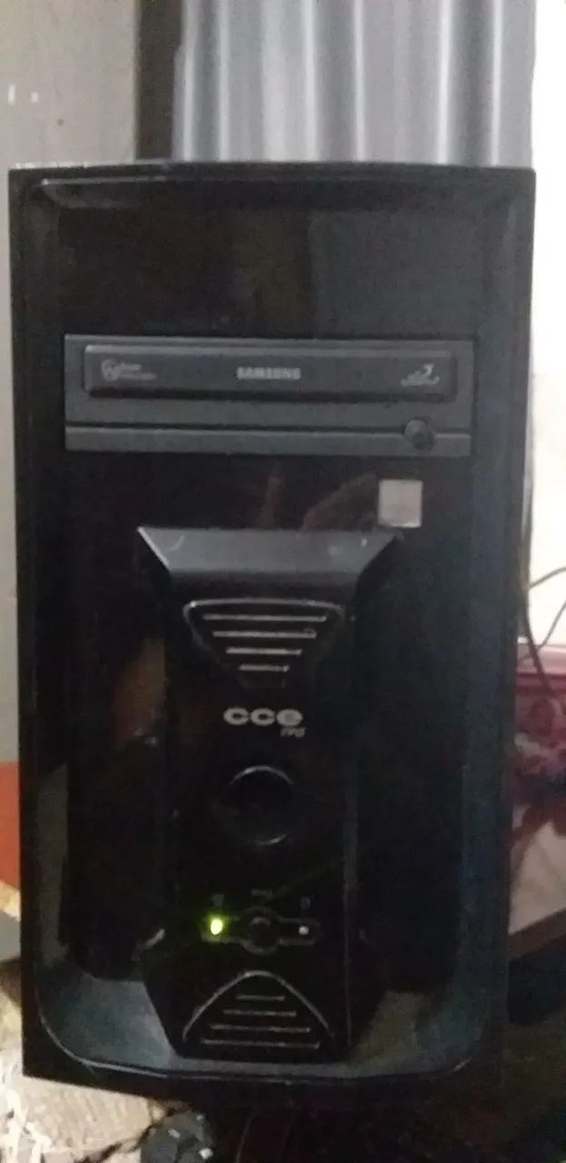 vendo torre de computador usada com processador intel atom - Foto 3