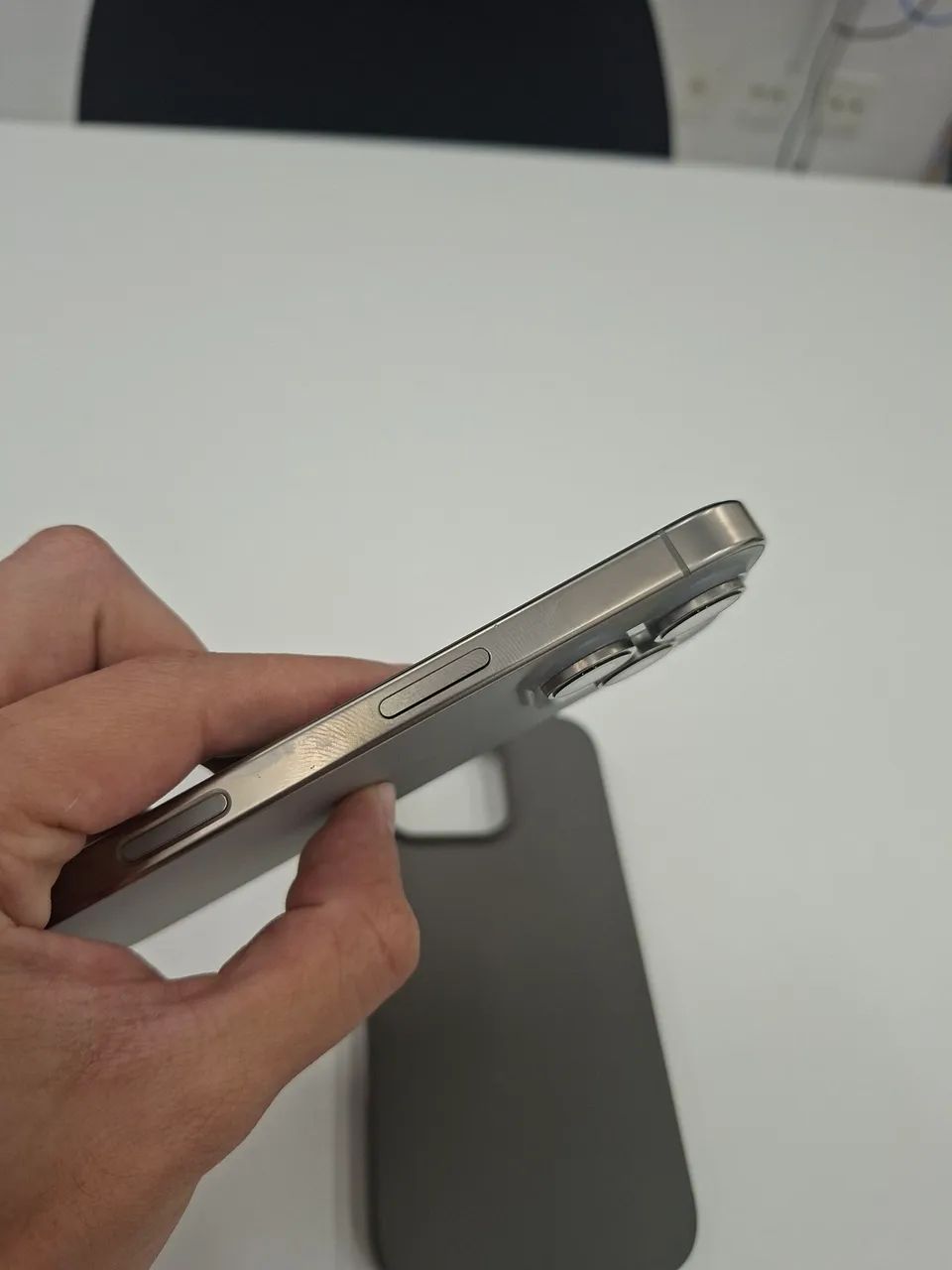 IPHONE 16 PRO - Foto 4