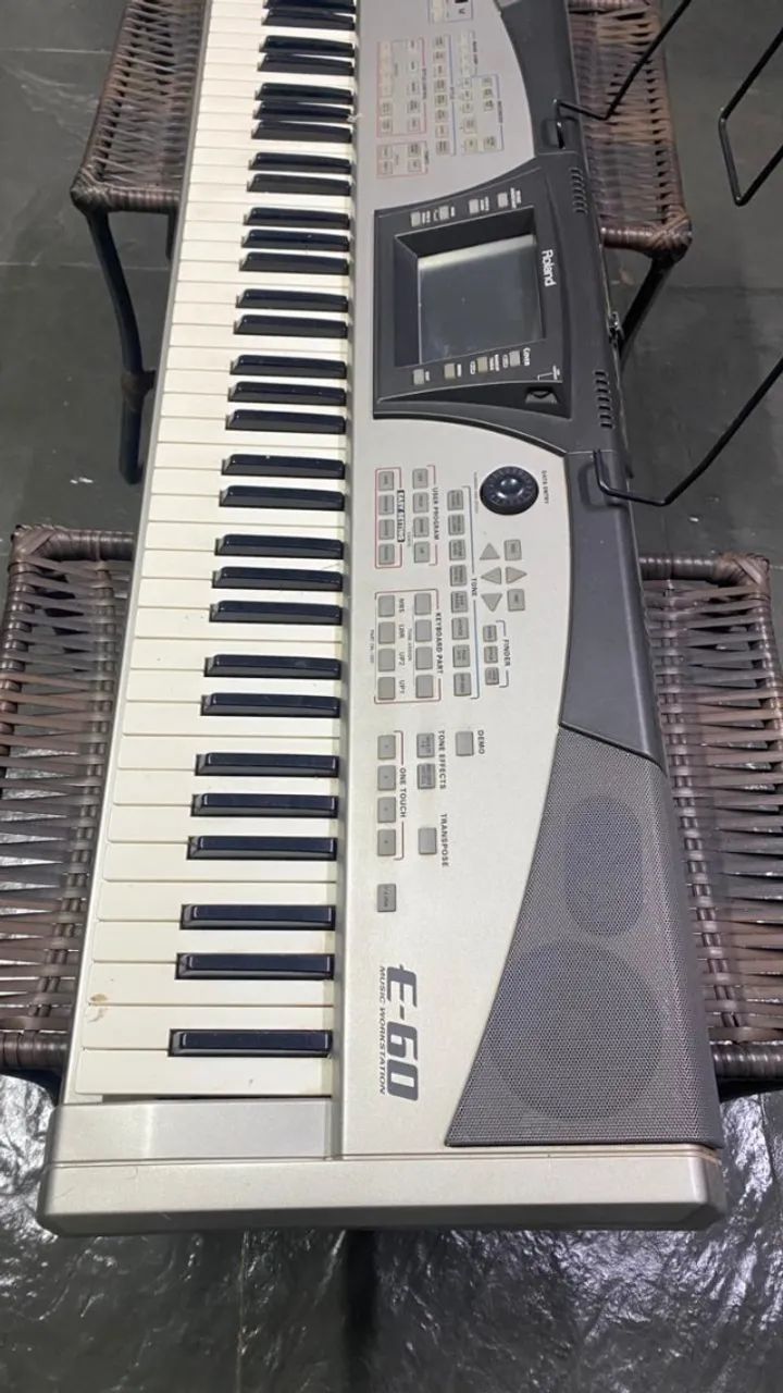 Teclado Roland E-60 - Foto 4