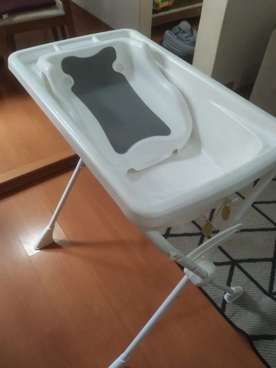 Banheira Burigotto com suporte e redutor - excelente estado - Foto 2