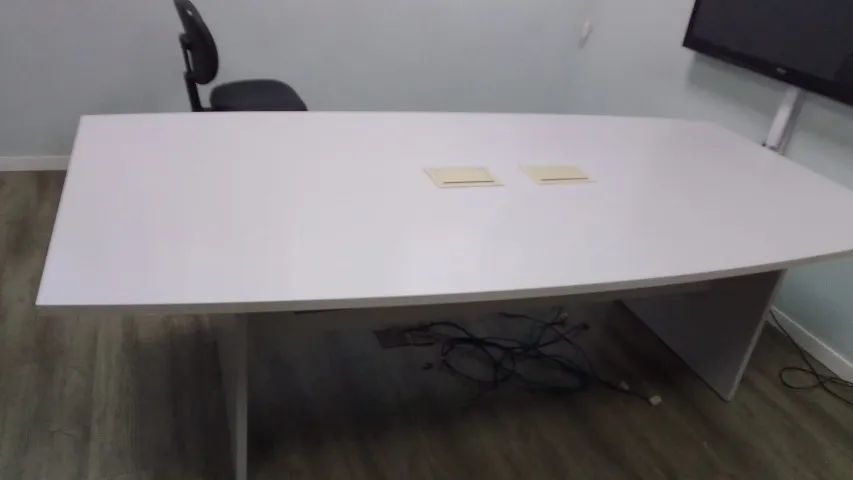Mesa de reunião - 2,40 x 1,20
