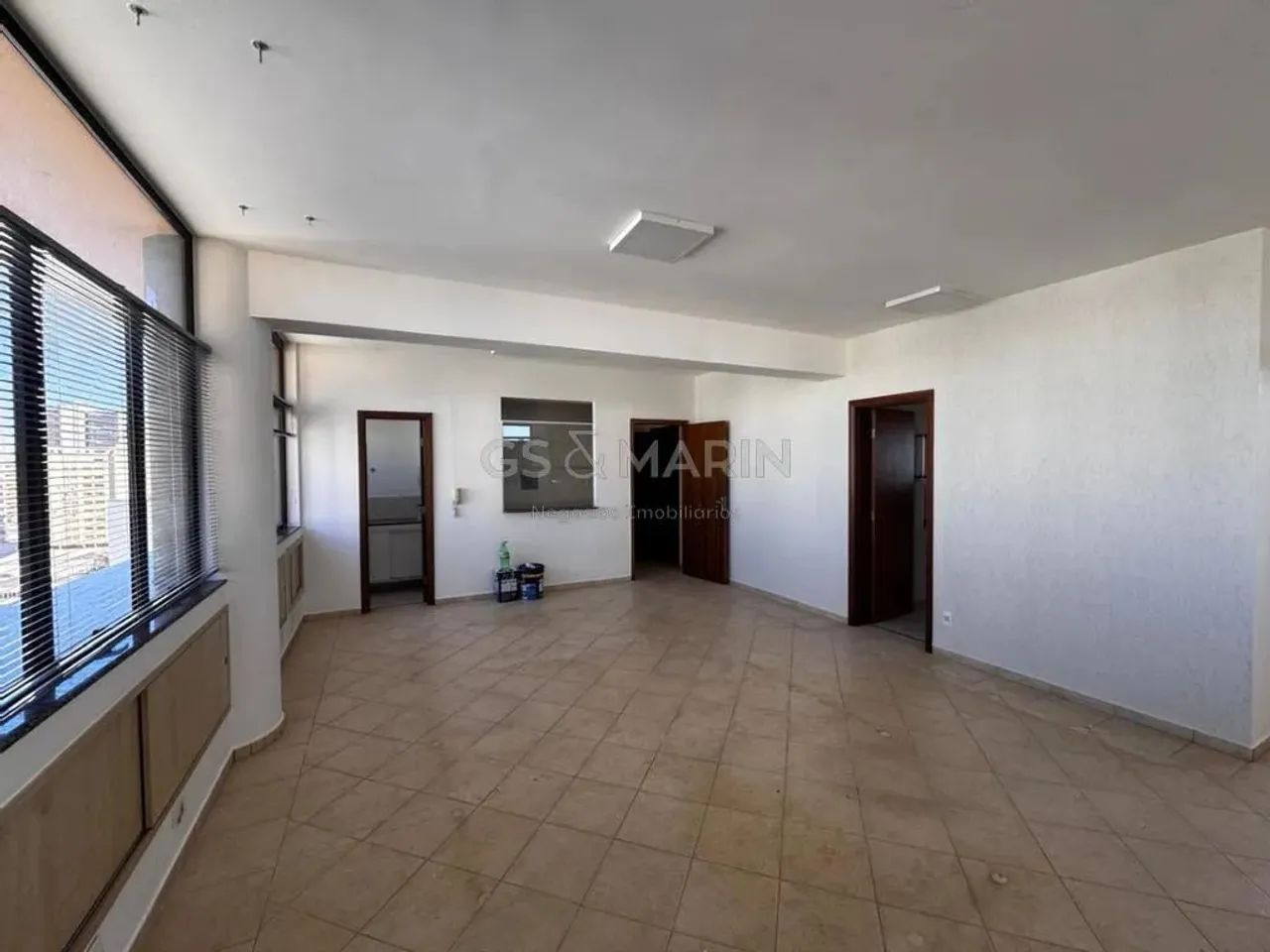 Sala para alugar no Ed Metropolitano, em Londrina - Foto 4