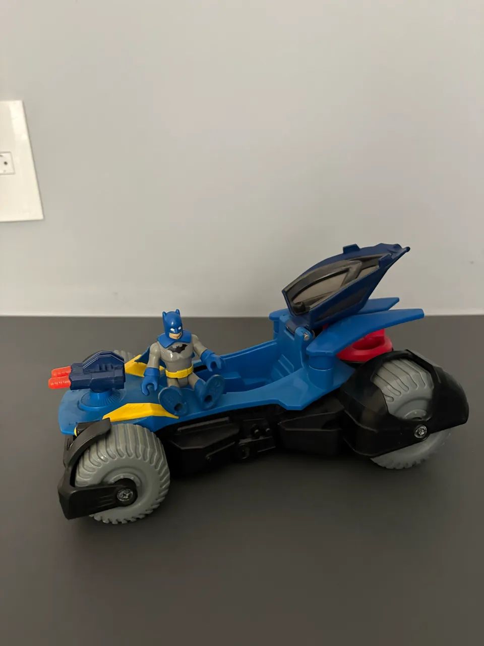 batmóvel e batman - Foto 2