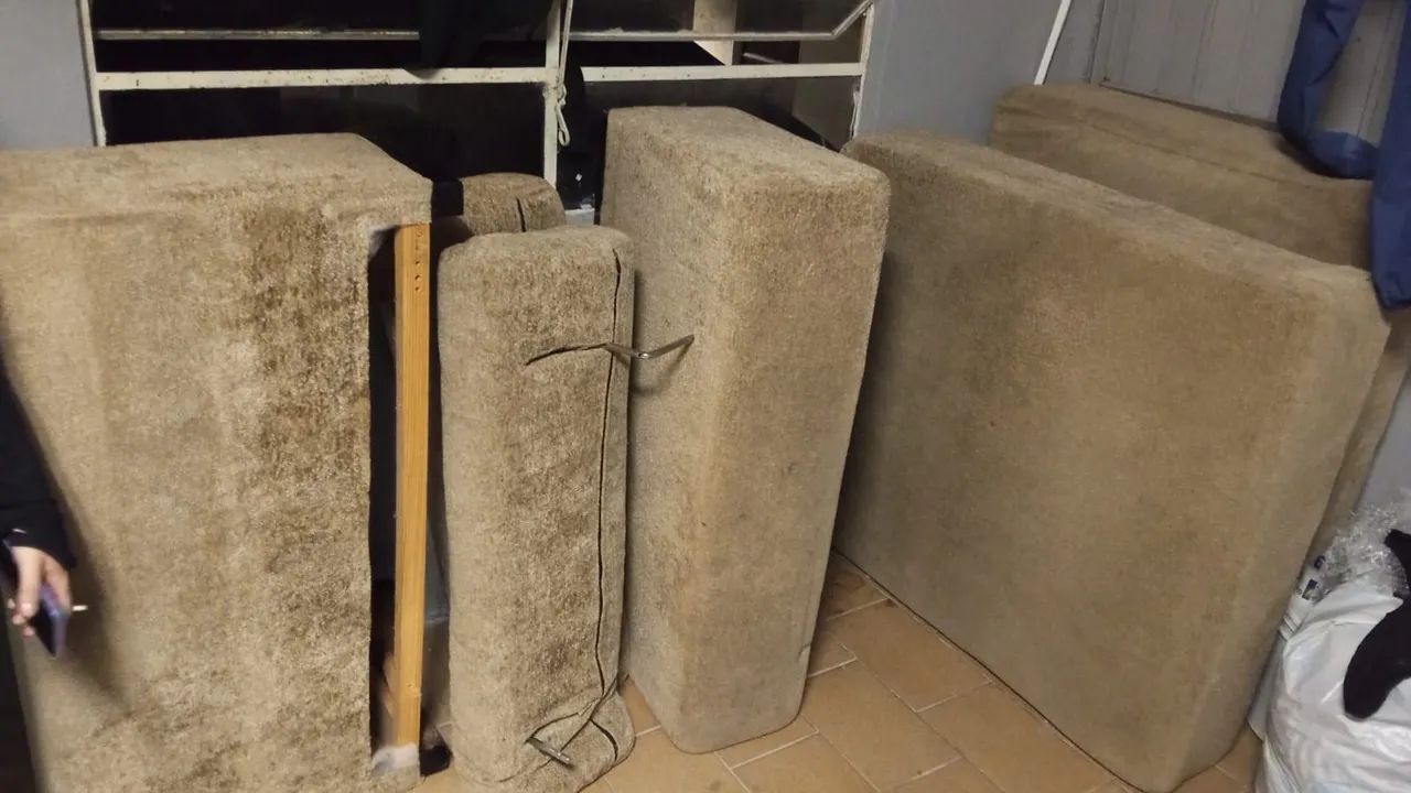 Sofá retrátil 2m30 Bege  - Foto 4