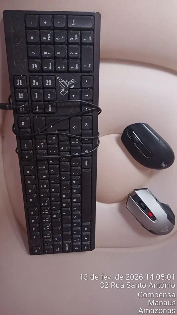 Mouse sem fio e teclado 