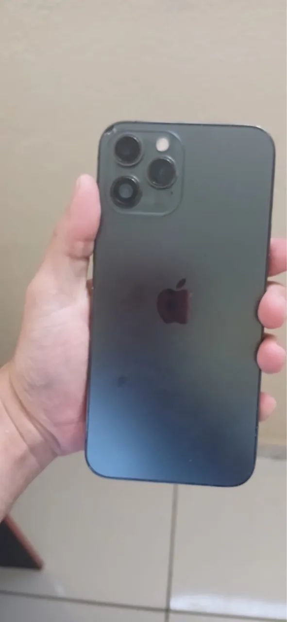 Troca iPhone 12 Pro Max (leia o anúncio) - Foto 2
