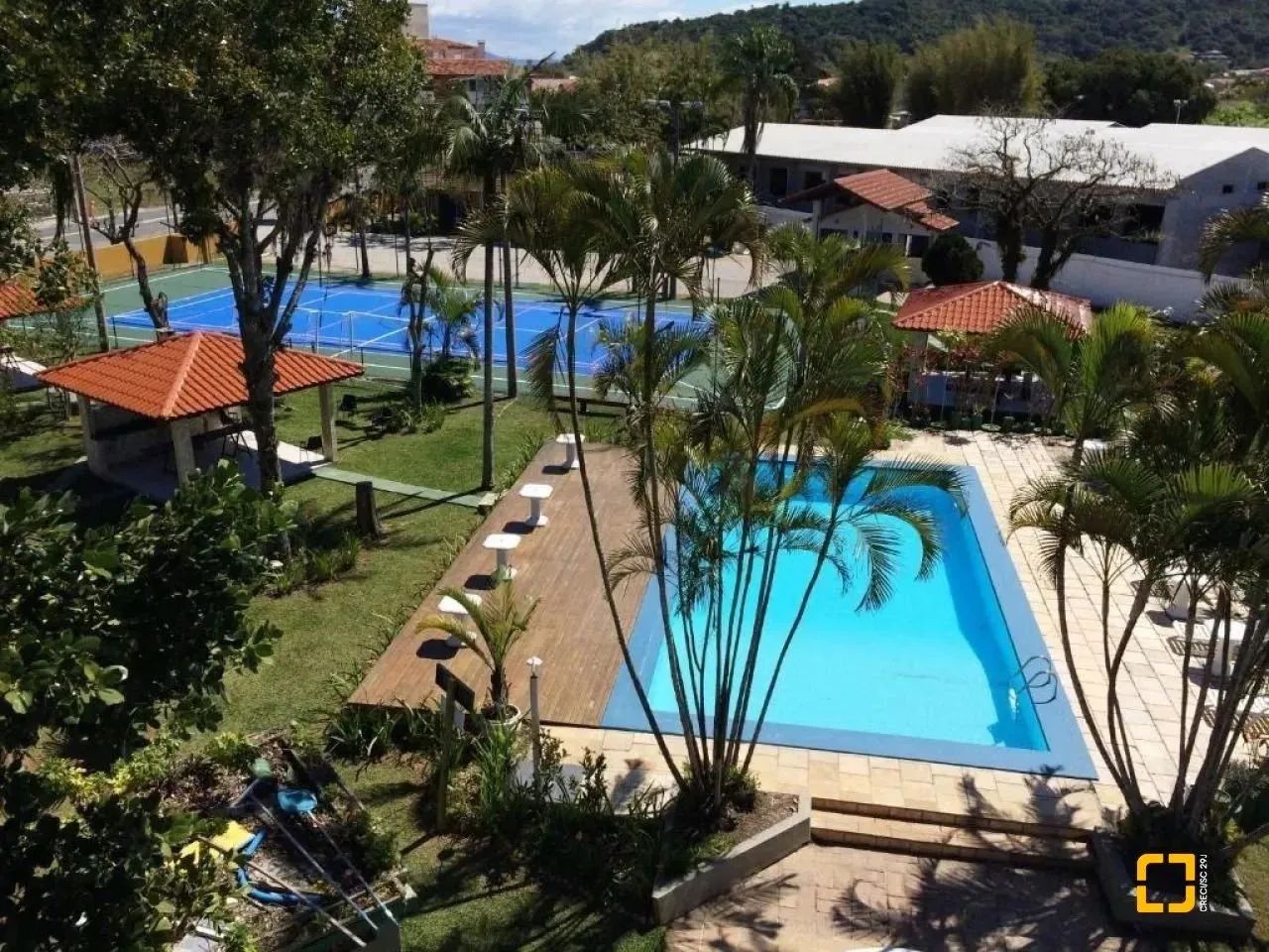 Chalé mobiliado 2 dormitórios 50 m da praia