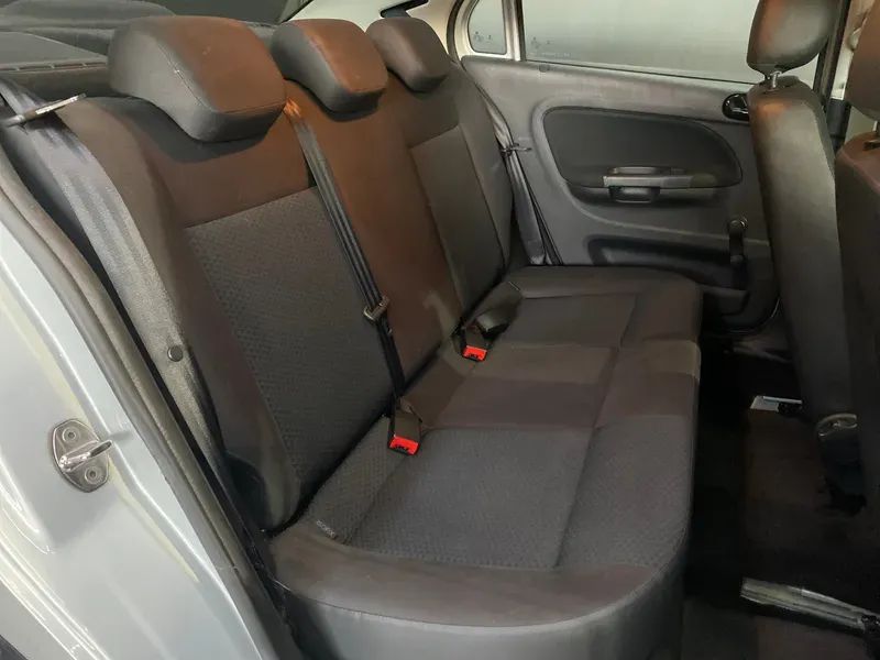 Volkswagen Voyage 1.0 Flex 12V 4p, foto 16 de 19