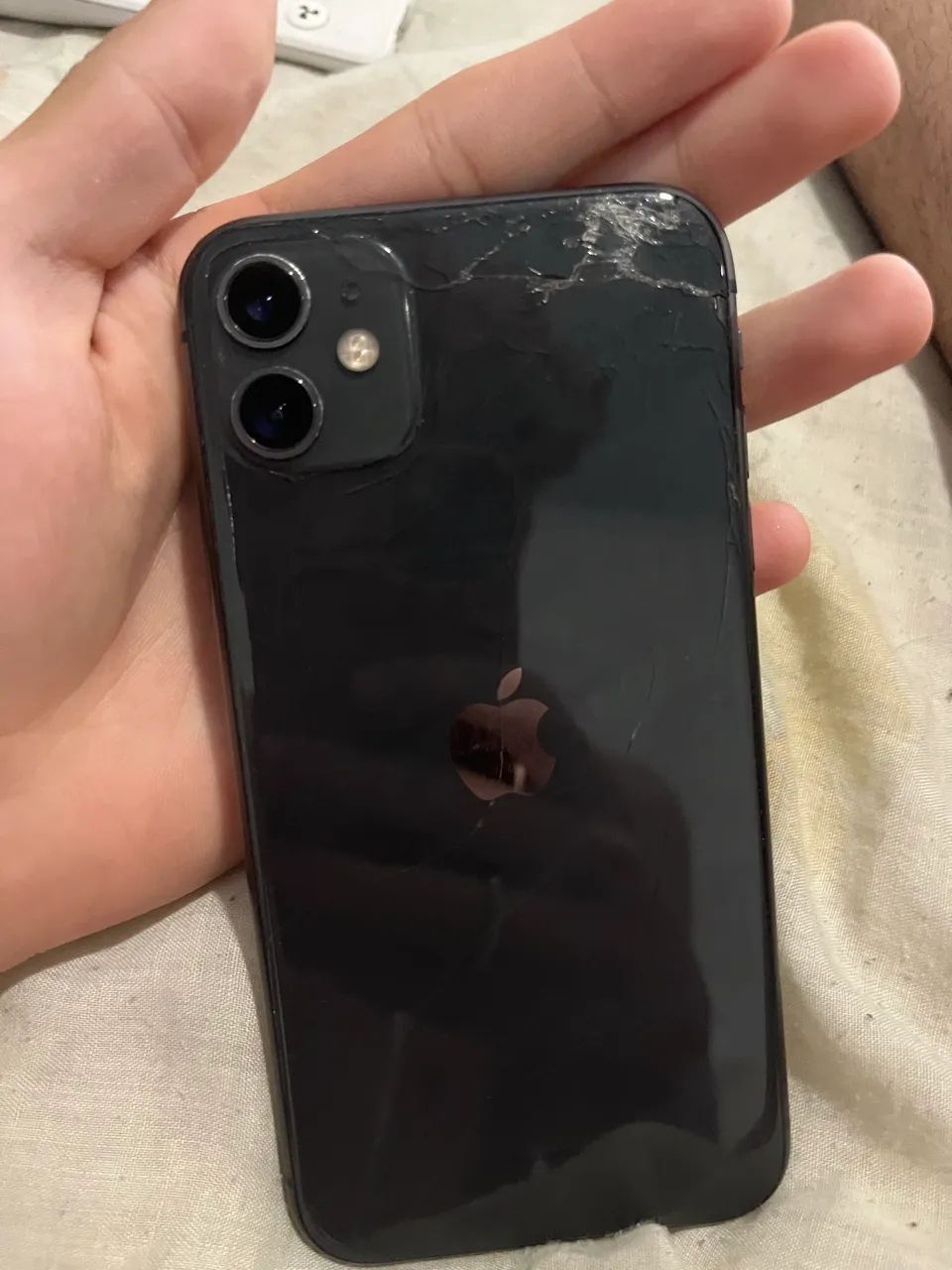 iPhone 11 470 reais 