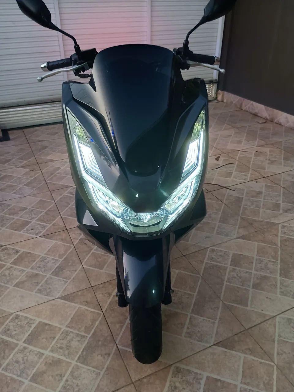 Honda PCX 2023 - muito nova !