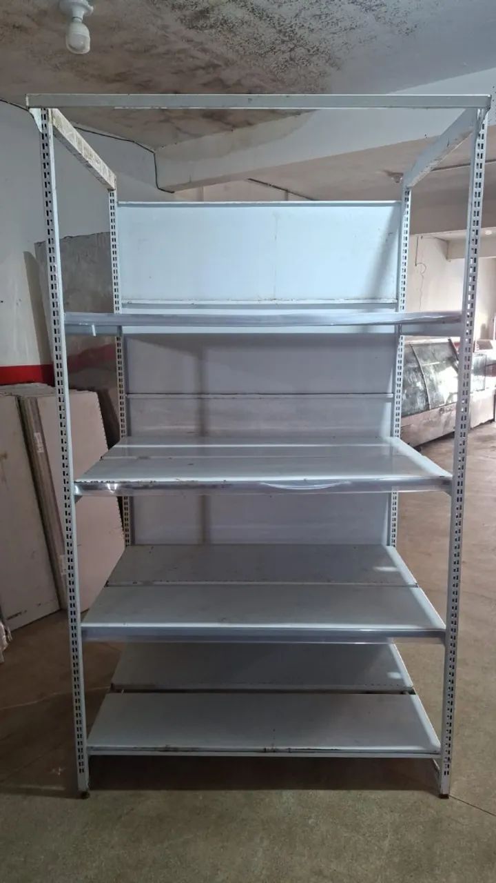Gôndola para cereais. Valor: 1.200,00 reais a unidade.
