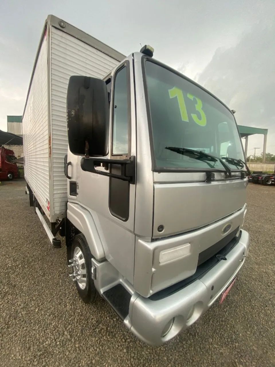Ford Cargo 816S - Ano 2013