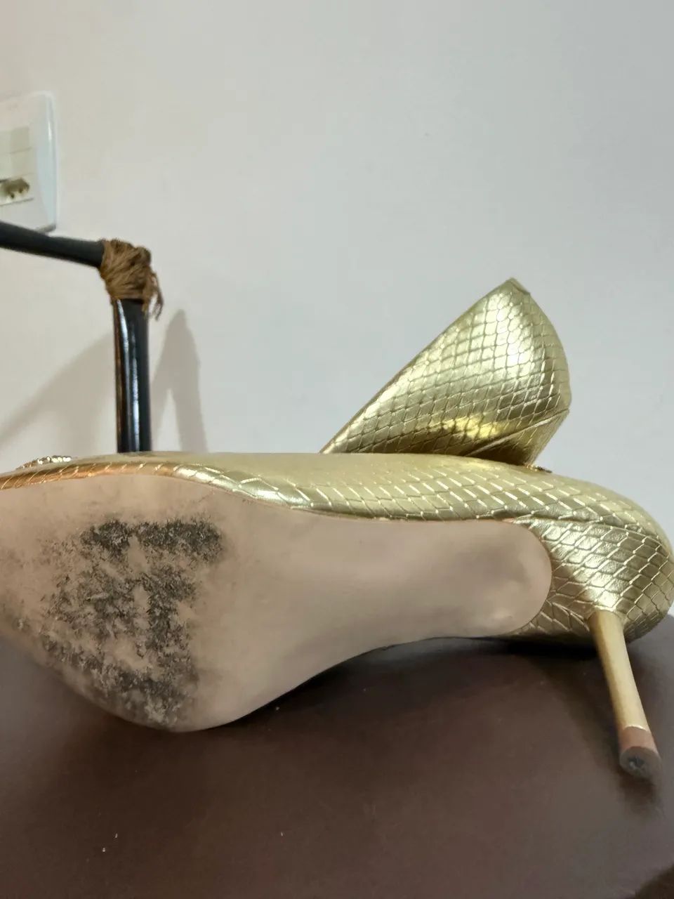 scarpin carmen steffens dourado 36 - Foto 3