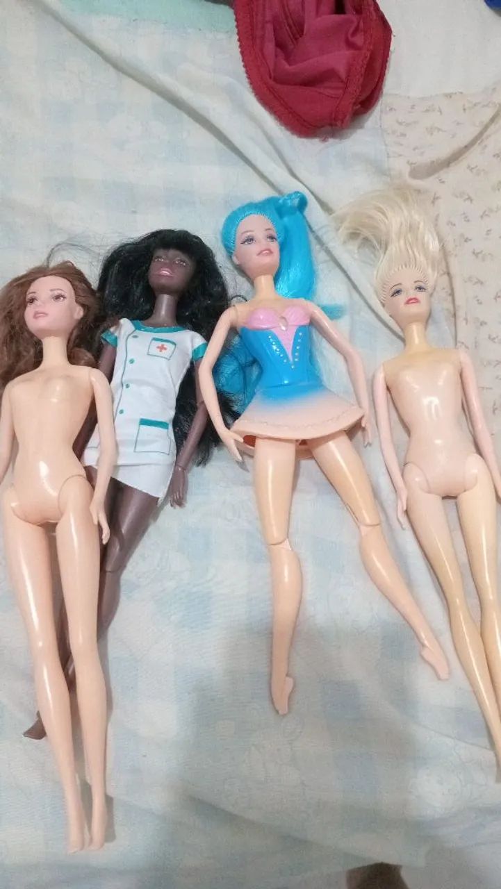 Barbies 320 32 barbies
