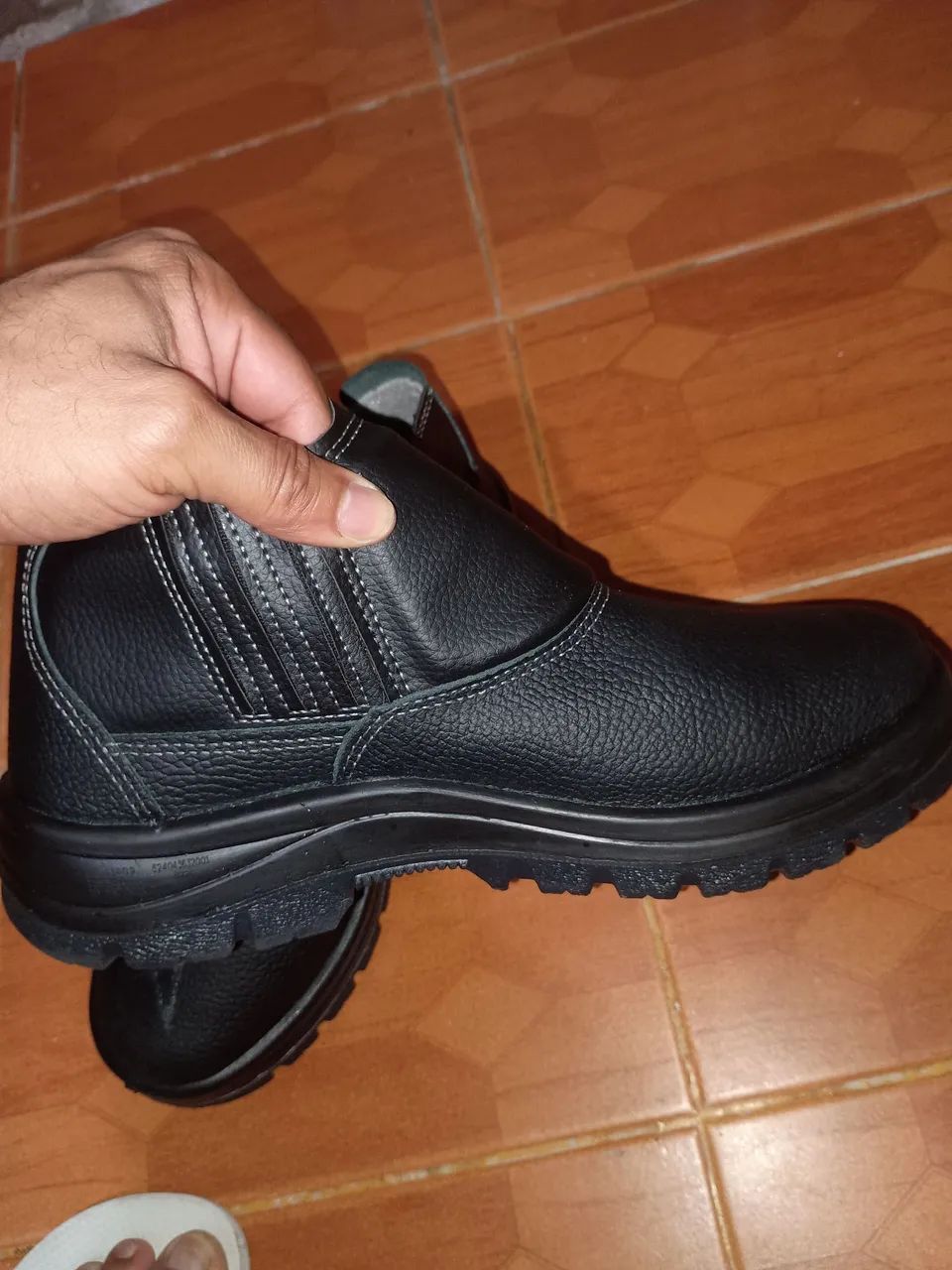 VENDO BOTA EPI BICO DE AÇO NOVÍSSIMA!  TAMANHO 45/46 - Foto 2