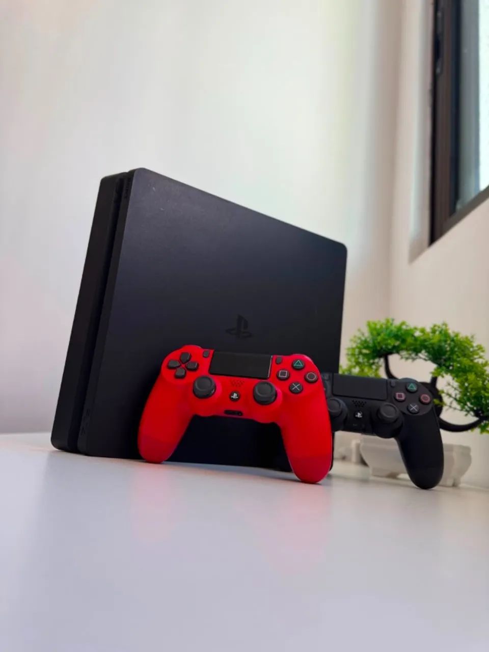 PS4 slim 1TB + 2 controles originais  (garantia e parcelamento) 