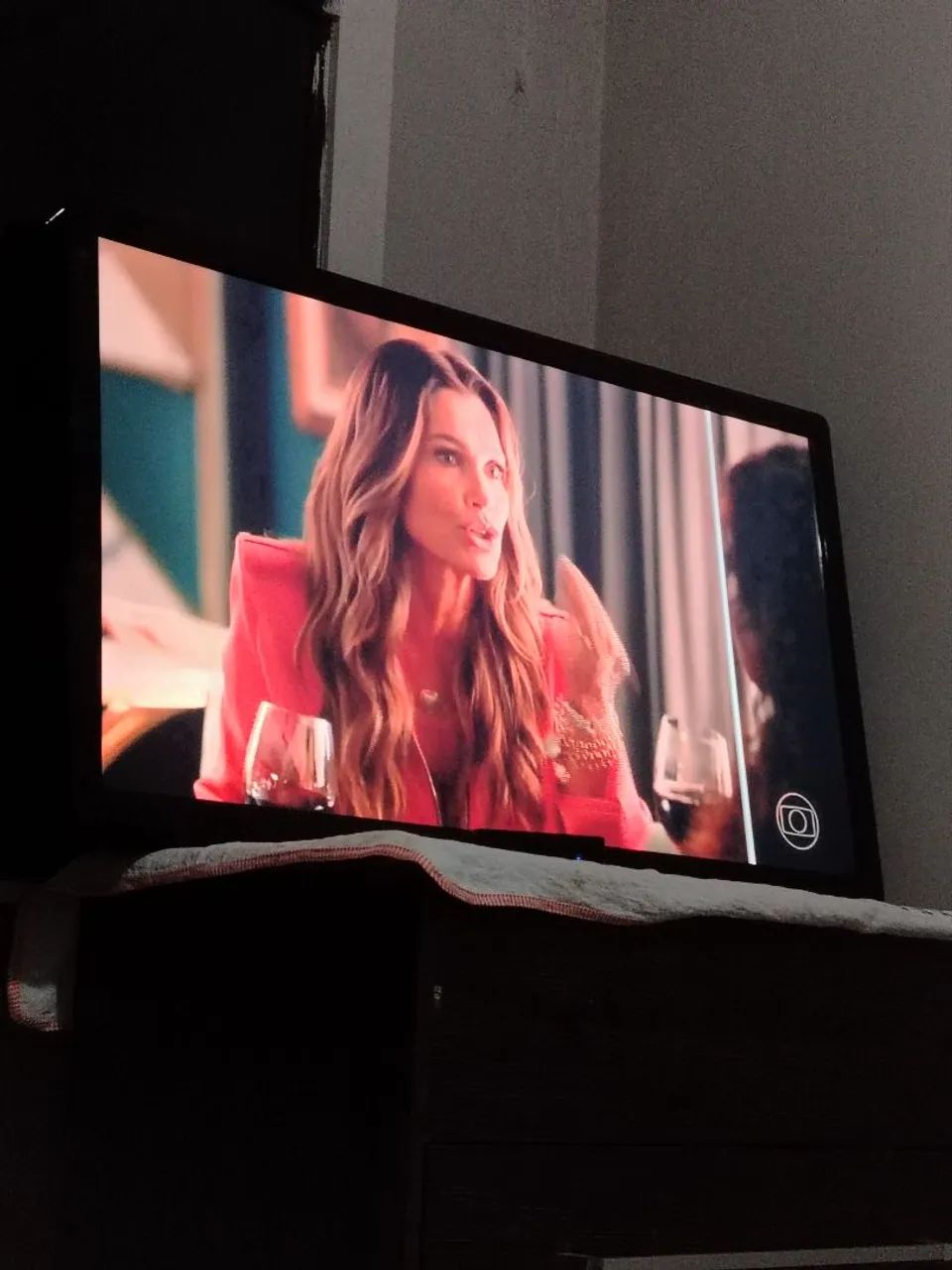 Vendo essa TV Philips 42 não é smart  - Foto 4