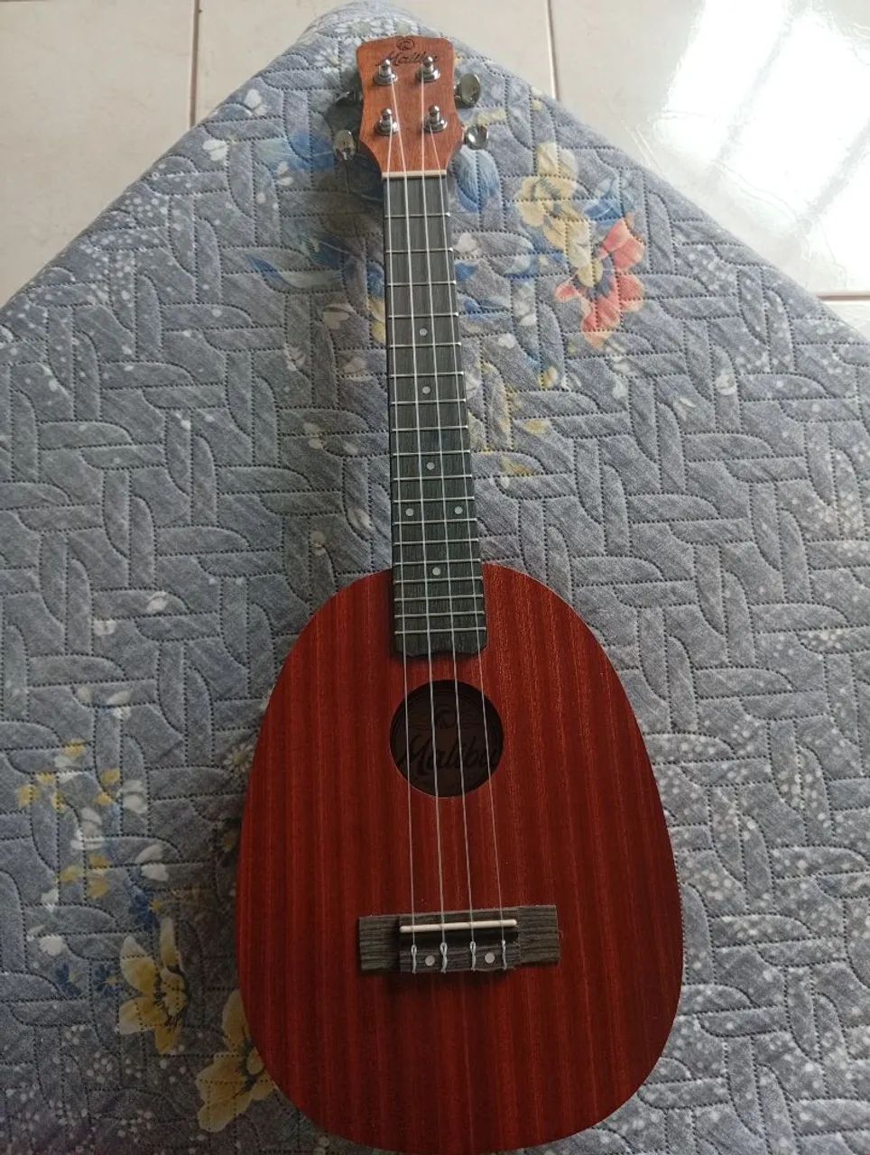 Ukulele Concert Com bag Marca malibu
