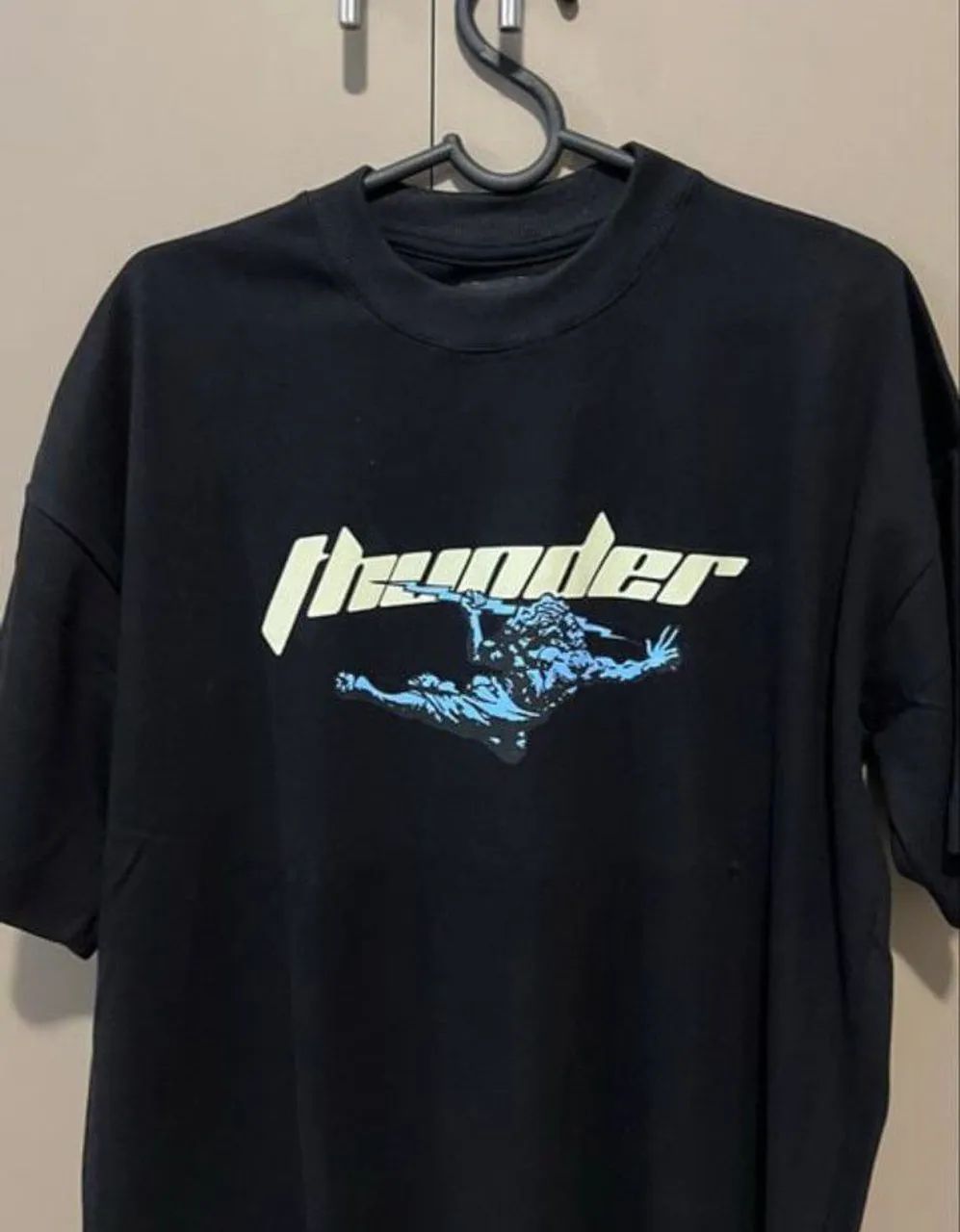 Camiseta Thunder- oversized tamanho M original  - Foto 2