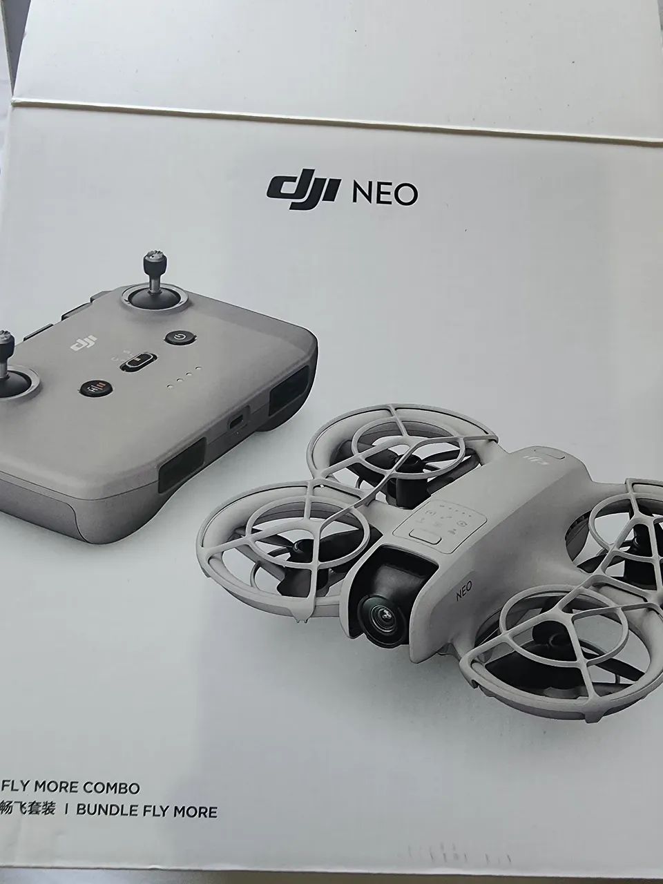 Drone Dji Neo com uma bateria e acessórios.  - Foto 4