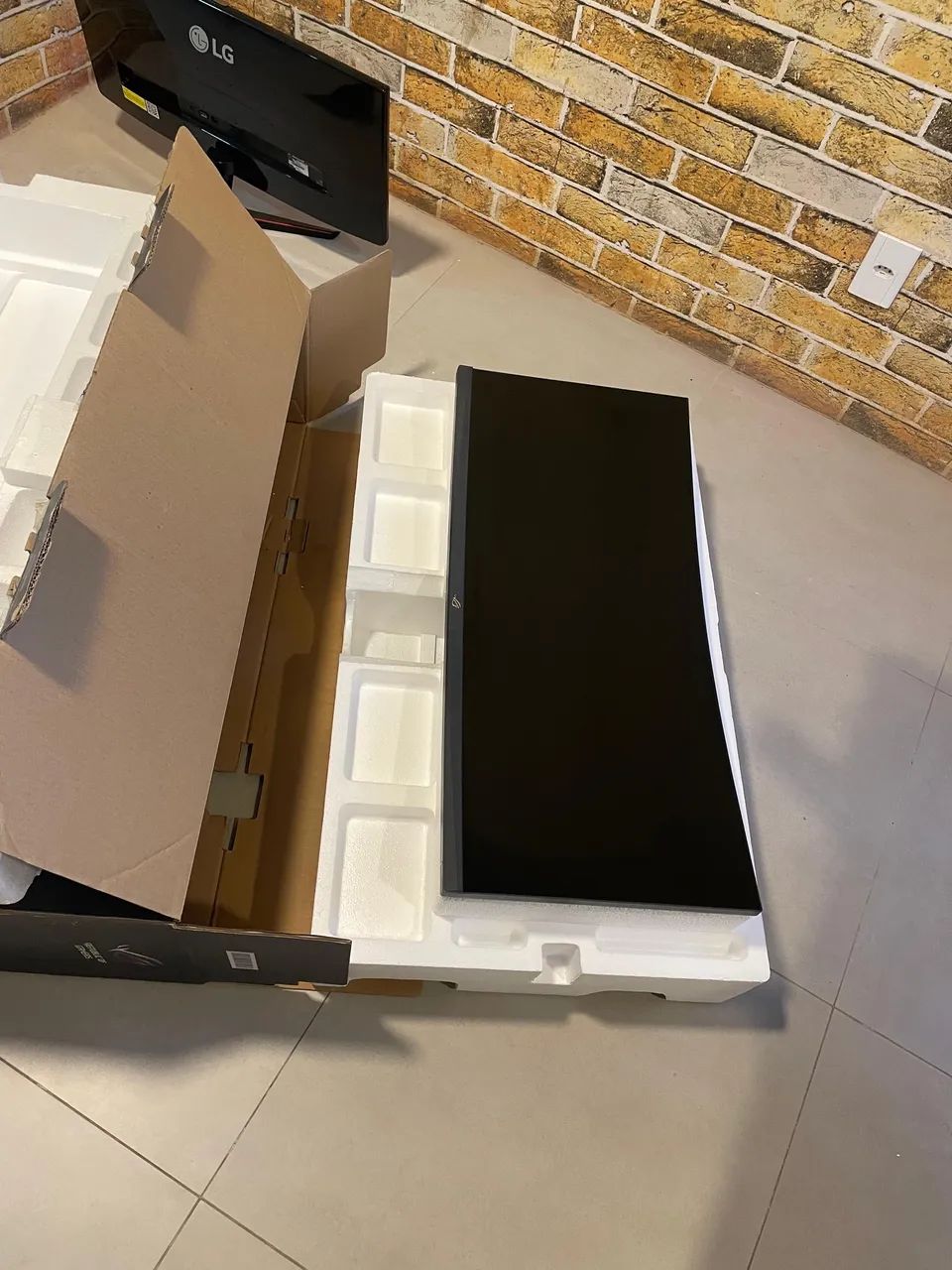 Monitor ASUS ROG Strix XG35VQ - Foto 3
