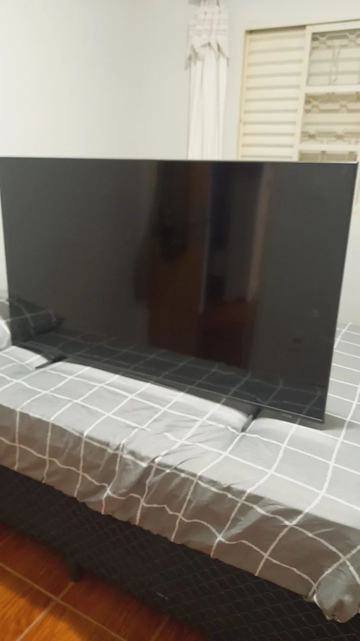 TV Samsung QN55QEF1AG QLED 4K de 55 polegadas tela queimada,6 meses de uso, retirar peças - Foto 2