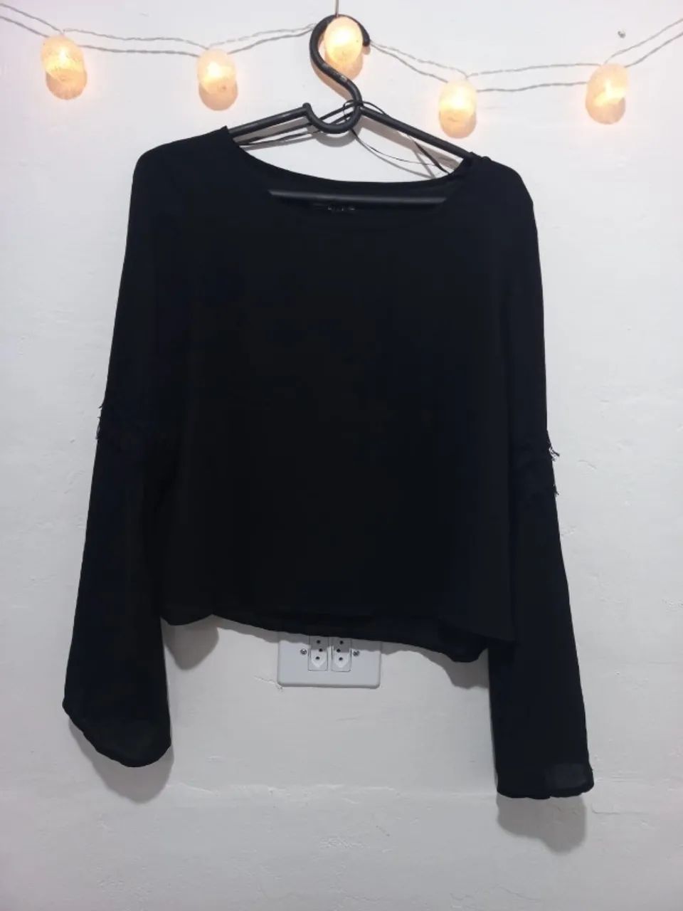 Blusa detalhe em renda