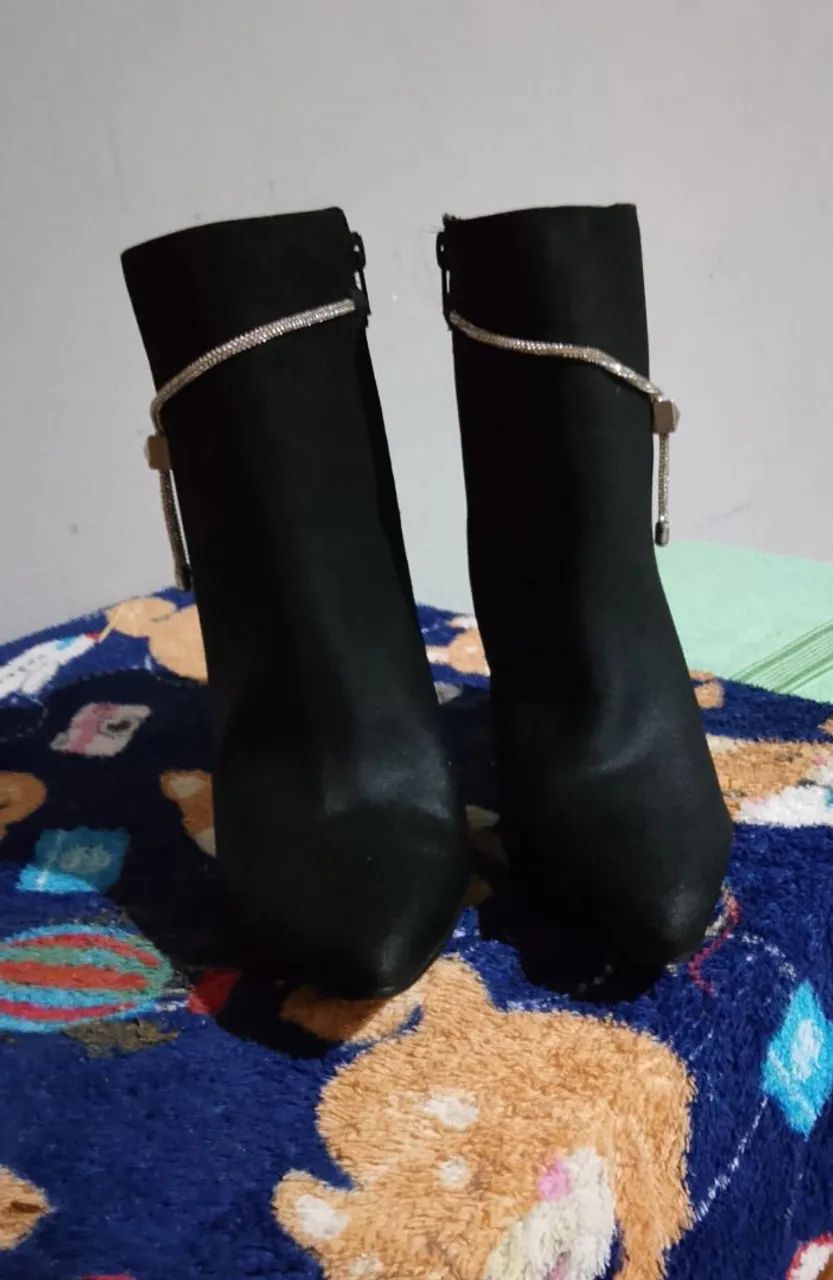 Vende-se bota 