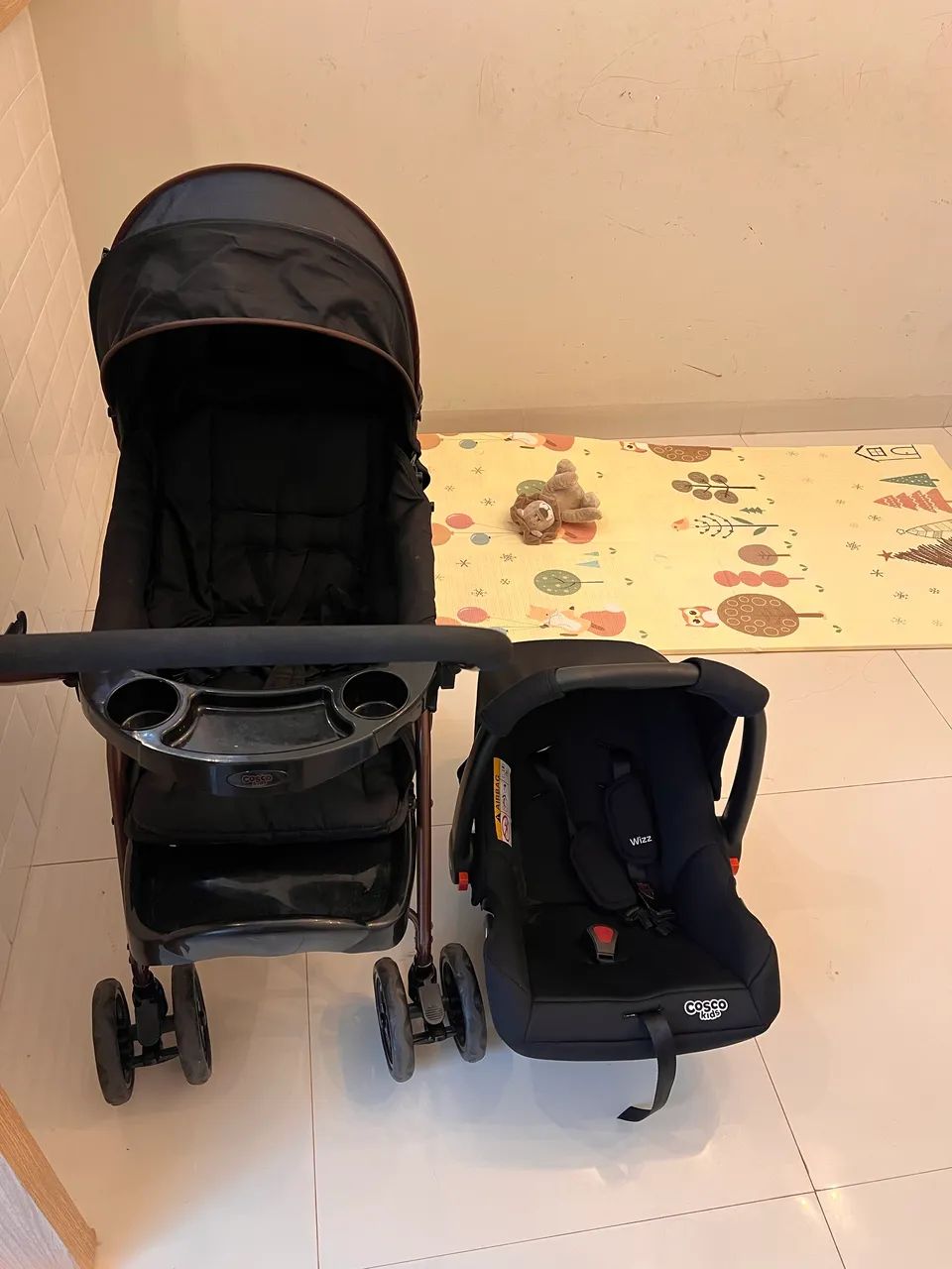 Carrinho de bebê com bebê conforto Cosco Kids, Reverse Duo - Foto 2