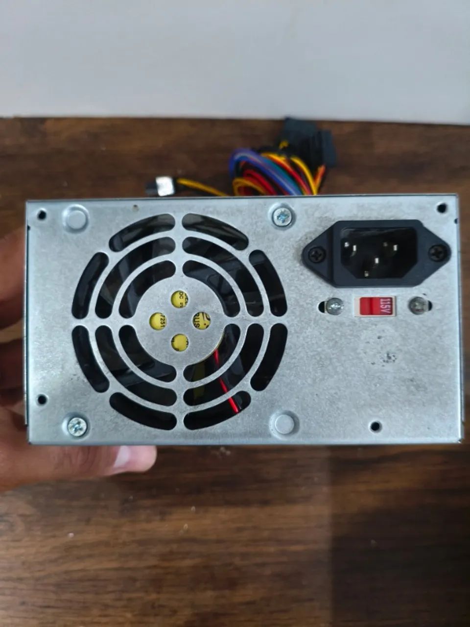 Fonte para pc 200w C3Tech