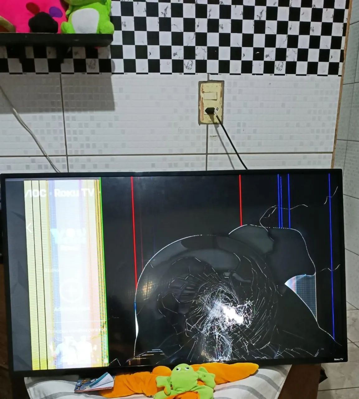 Vende-se TV smart 43 polegadas , pra retirada de peças ! - Foto 2