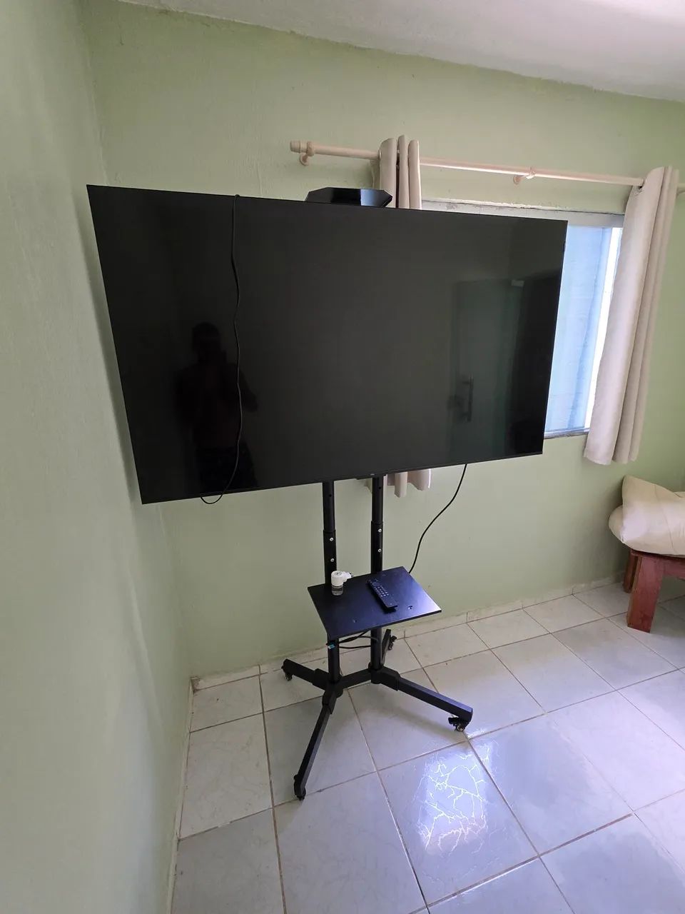 Smart TV 70pol , em estado de nova  - Foto 2