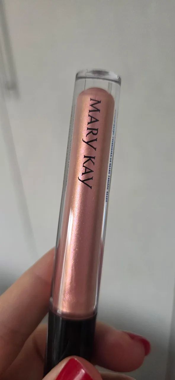 Gloss labial sheer illusion