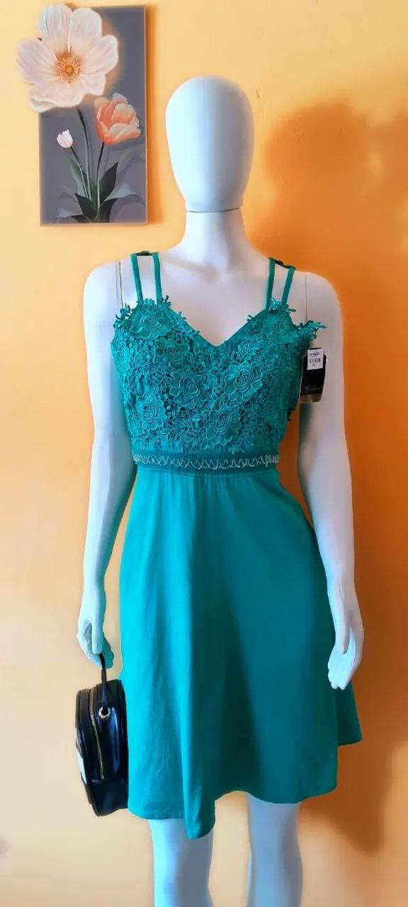 Vestidos e Macaquinhos na PROMOÇÃO 