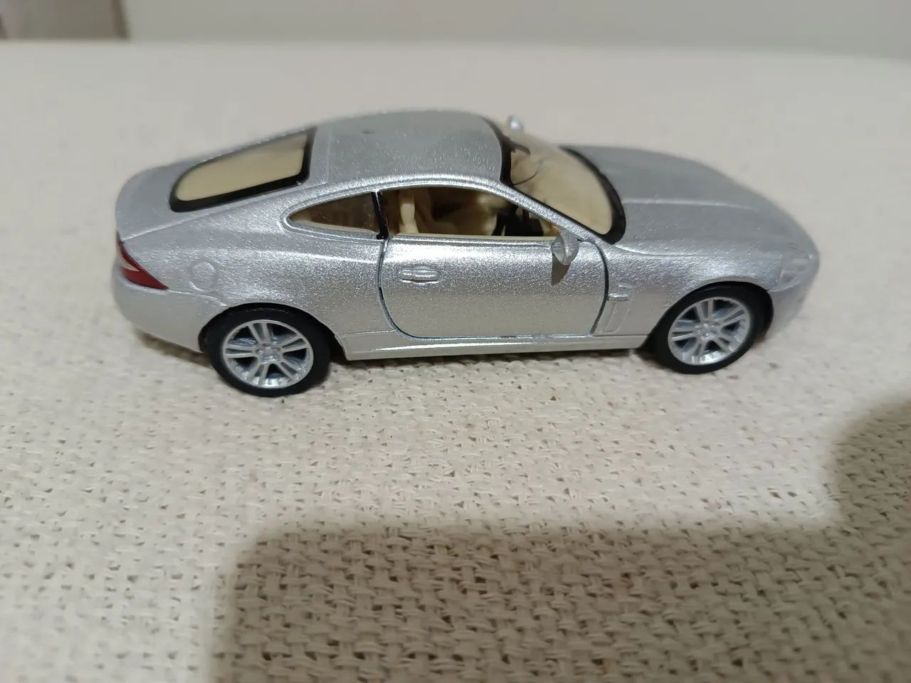 Miniatura Jaguar XK Coupe  escala 1/38
