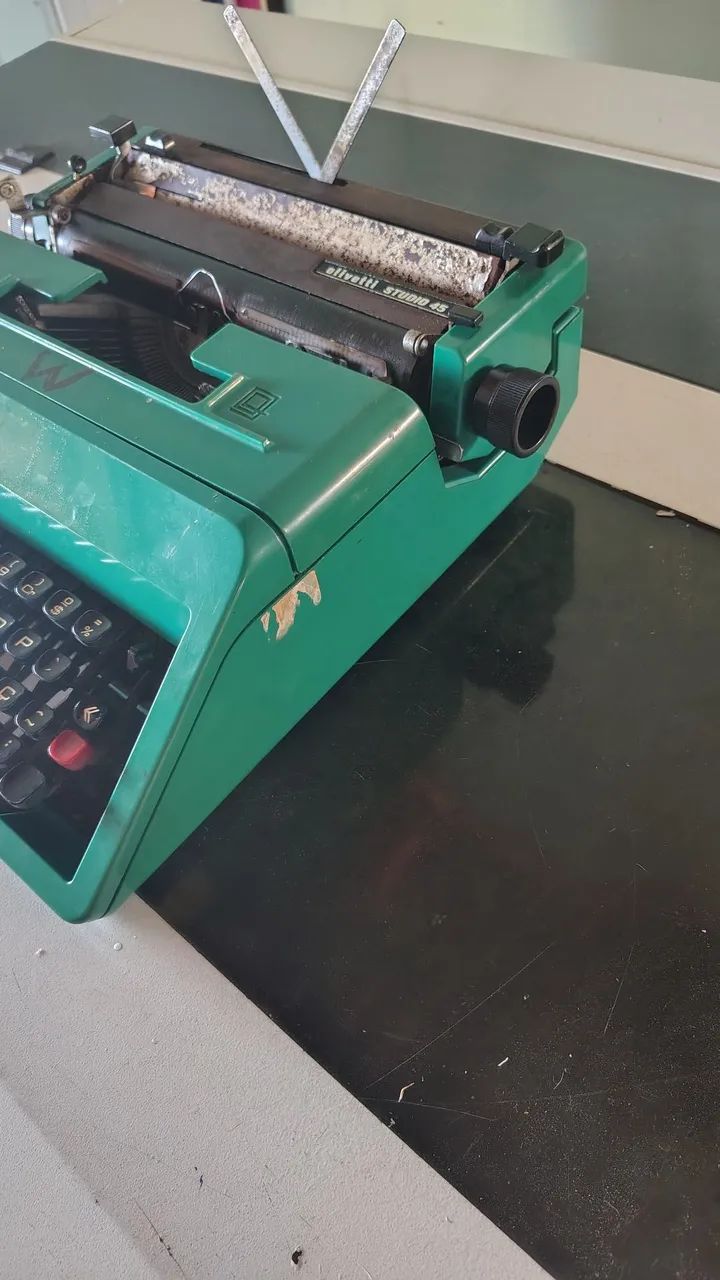 Máquina de escrever Olivetti Studio 45 - Foto 3