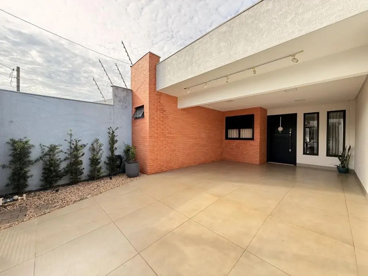 Casa à venda em Maringá, Jardim Higienópolis, com 3 quartos, com 120.79 m² - Foto 2