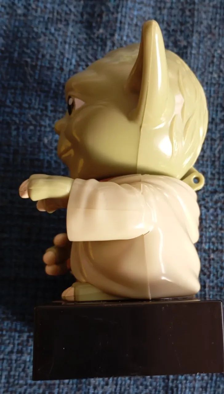 Boneco Star Wars Yoda Dispenser - Foto 4