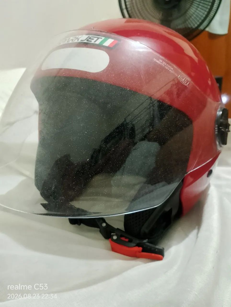 Capacete semi novo