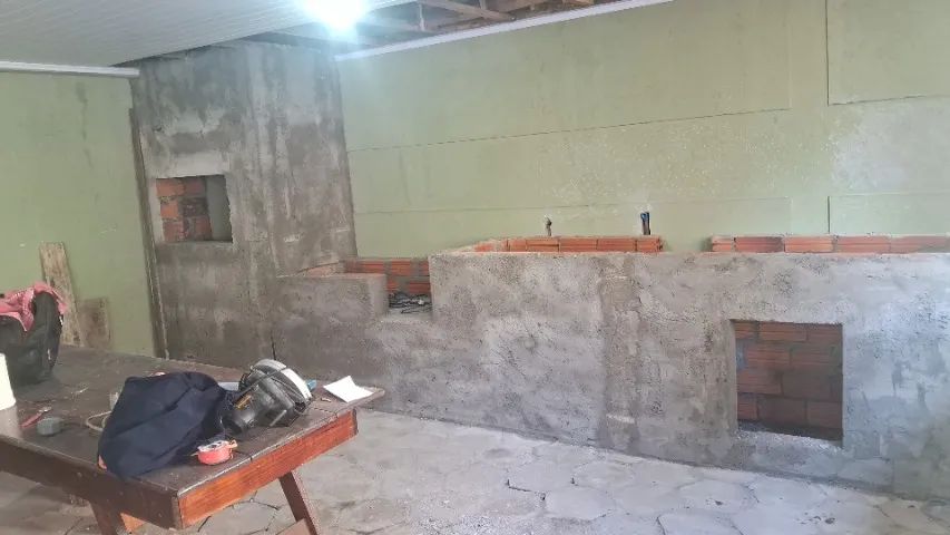 Pedreiro e carpinteiro 