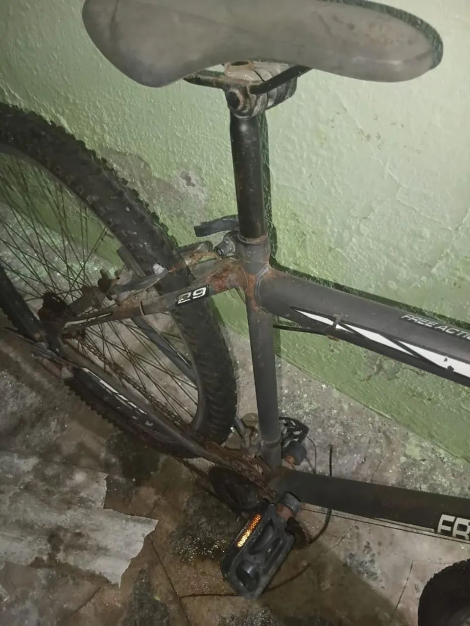 Bicicleta aro 29 usada - Foto 4