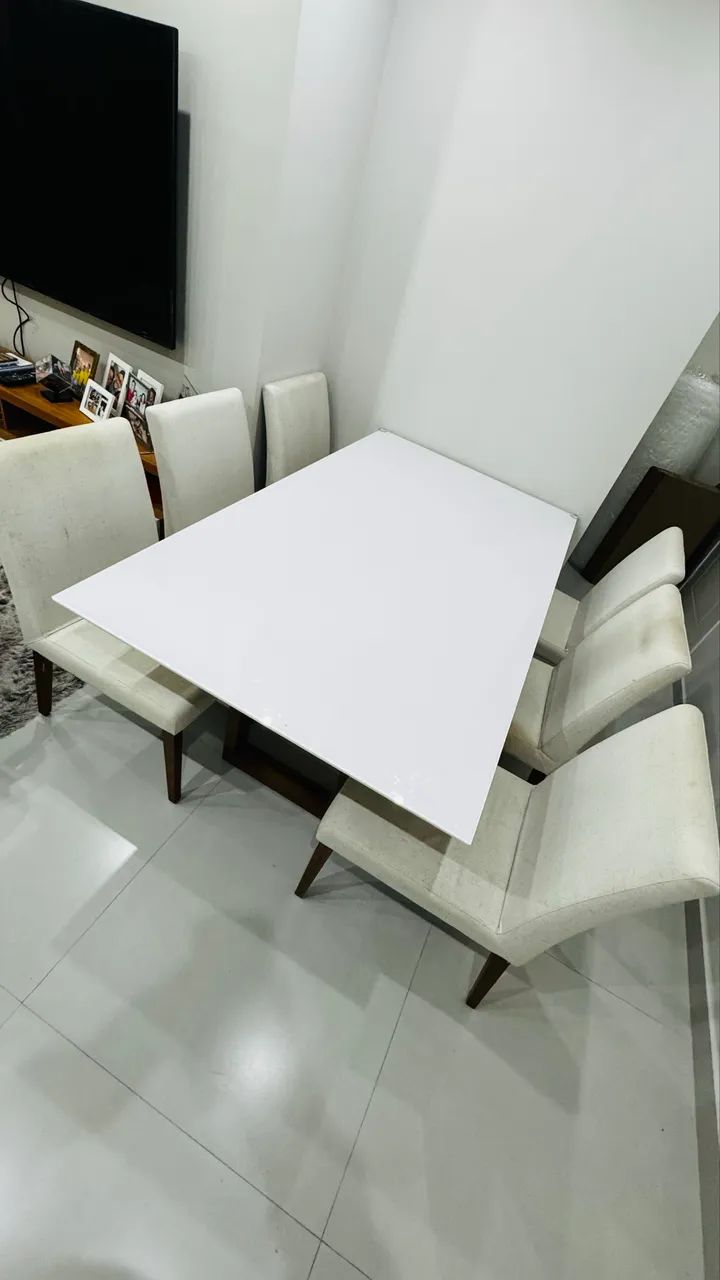 Mesa Tampo de Vidro com Madeira e 6 Cadeiras