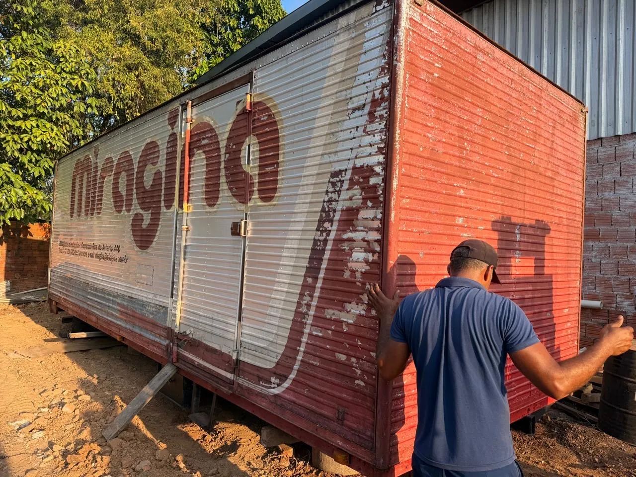 Vende se baú de caminhão toco  - Foto 2